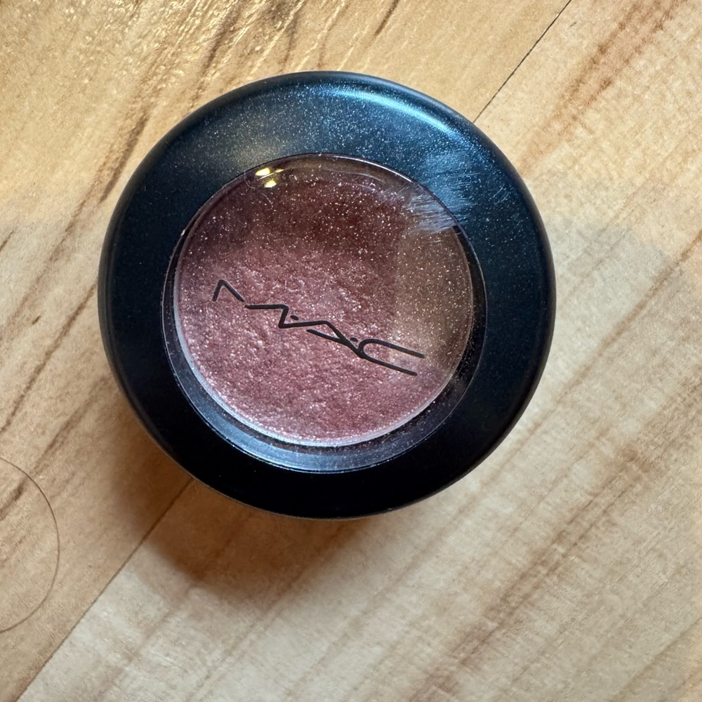 MAC Cosmetics Brown Eyeshadow with Metallic Finish